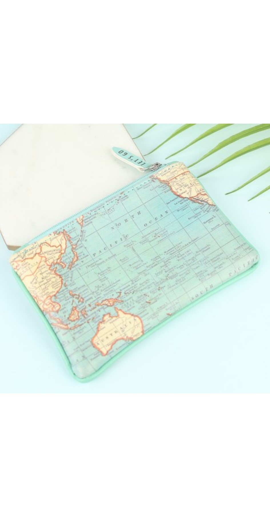 Vintage map purse "A little purse for big adventures" (13x8,5cm) Vintage map purse "A little purse for big adventures" (13x8,5cm)